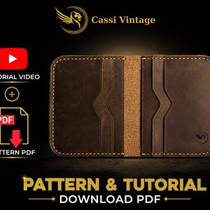 Puede incluir: Una cartera de cuero marrón con múltiples ranuras para tarjetas y un centro de corcho. La imagen incluye el texto "PATTERN & TUTORIAL DOWNLOAD PDF" y "TUTORIAL VIDEO + PATTERN PDF". También es visible el logotipo de Cassi Vintage.