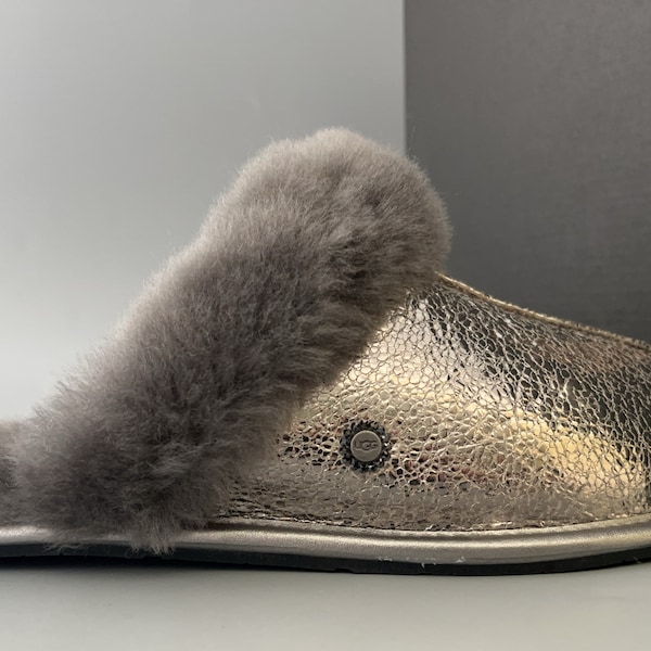 UGG SCUFFETTE II Metallic Sparkle Slippers embellished with beautiful Swarovski Rhinestone Crystals Women Size 9 Gun Metal