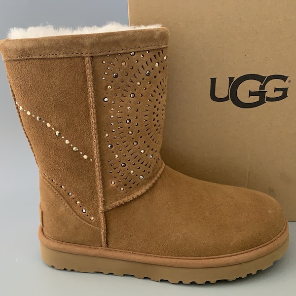 UGG Classic Sunshine Perf Suede boots Embellished with Swarovski Crystals~ Women 6 Chestnut BLING #1019198 Sparkle