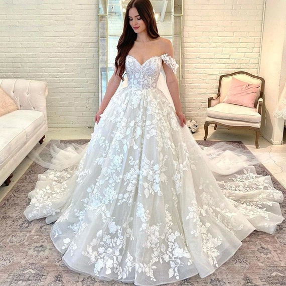 pretty wedding dresses