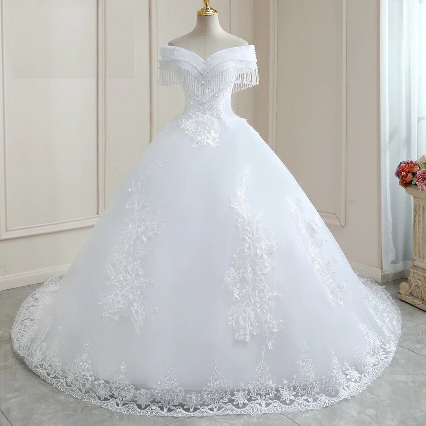Half White,White Satin,Tulle White Wedding Gown at Rs 17000 in Tindivanam-mncb.edu.vn
