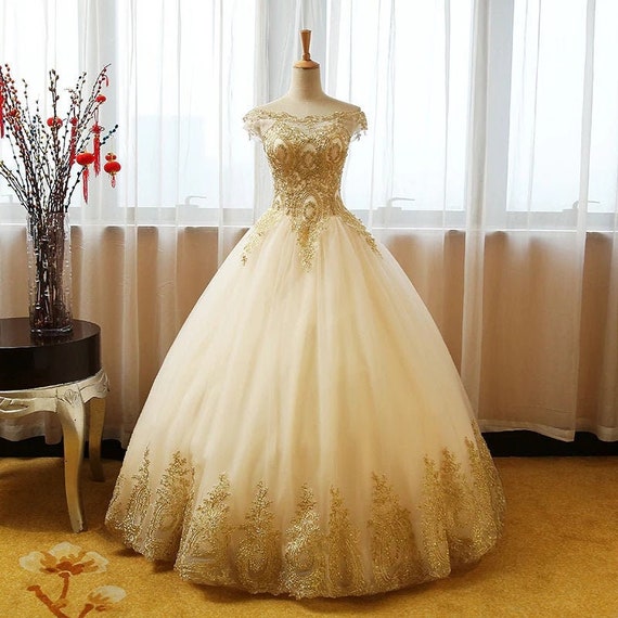 Fluffy prom hotsell dress