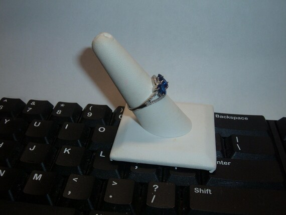 Sterling silver ring featuring three oval blue sa… - image 4