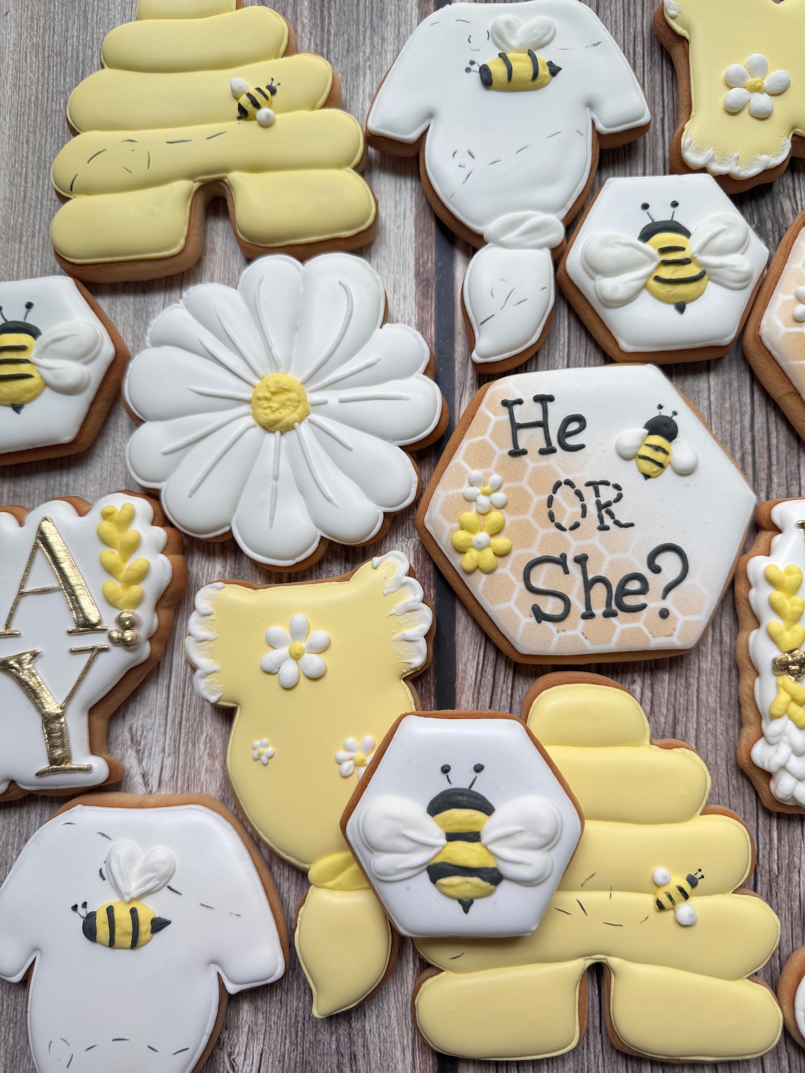 Bumble Bee Themed Gender Reveal Gender Neutral Baby Shower Decorated ...