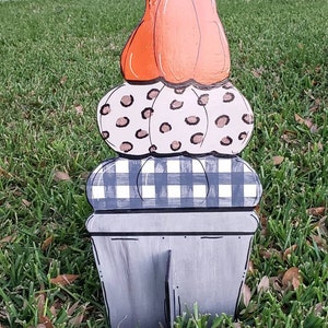 Stack pumpkin topiary porch sitter, 3 pumpkins porch decor, welcome fall wreath, leopard print greetings decor, Buffalo plaid welcome
