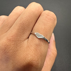Silver Heart Signet Ring, Dainty Signet Ring, Sterling Silver Heart Ring, Love Heart Ring for Women, Minimalist Heart Ring, Gift for Girls