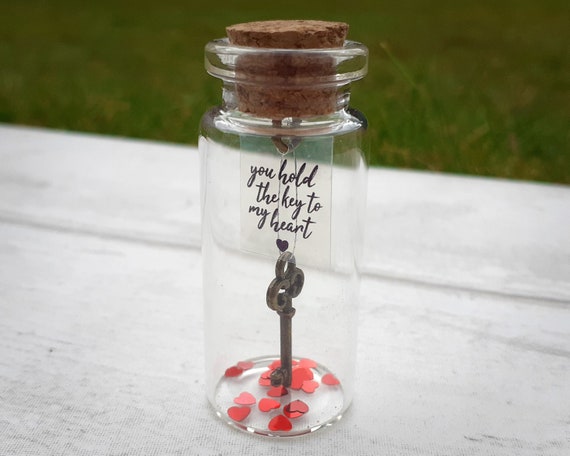 Gejoy Anniversary Romantic Gift For Her Him You Hold The Key To My Heart Handmade Creative Decorative Bottle Message I Love You Gift Birthday