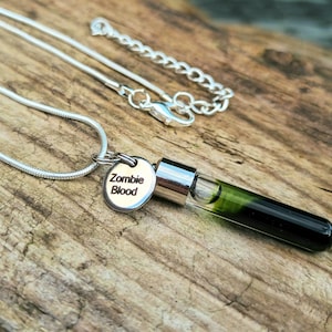 Zombie Halskette, Glas Phiole Anhänger, Blut Halskette, Horror Schmuck, Zombie Blut, Gothic Halskette, Goth Anhänger, Kapsel Halskette