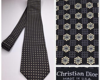 NWT Vintage Christian Dior Męski jedwabny krawat w geometryczny wzór wyprodukowany w USA