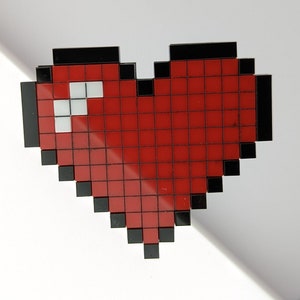 Retro gaming pin broche vintage hart pixel geek handgemaakt