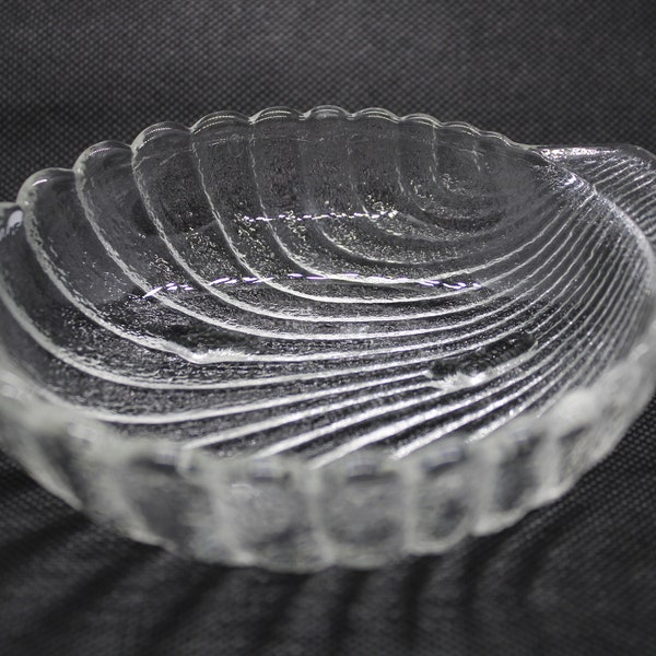 Vintage Anchor Hocking Sea Shell Scallop Shaped Pressed Textured Glass Footed Dish, Trinket Tray