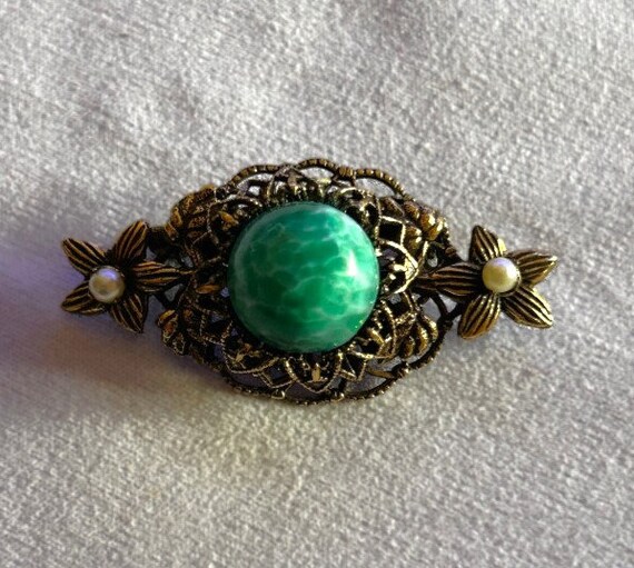 Vintage Signed Robert Brooch – Peking Glass Cabochon, Seed Pearl Flowers View 2
