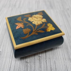 INLAID WOOD WORKS　MADE IN ITALY　木製 Italian Inlaid Wooden Keepsake Box 3.25