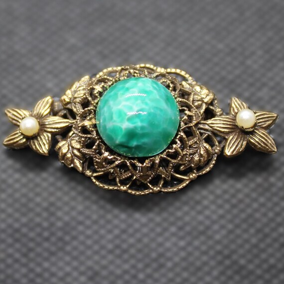 Vintage Signed Robert Brooch – Peking Glass Cabochon, Seed Pearl Flowers