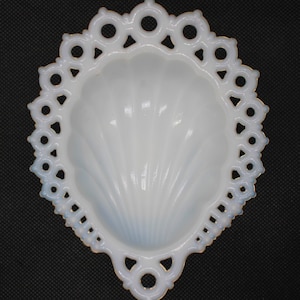 Vintage Westmoreland White Milk Glass Dish in Shell Design, Seashell Soap Dish, Trinket Dish