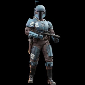 Puede incluir: Una figura de acción mandaloriana azul y marrón con un rifle bláster. La figura lleva un casco y una armadura.