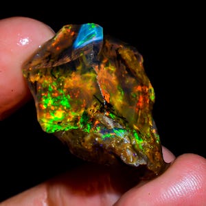 Exclusive Top Grade Quality 100% Natural Ethiopian Opal Fancy Shape Rough Loose Gemstone For Making Jewelry 20.5 Ct. 27X19X11 mm H-8553