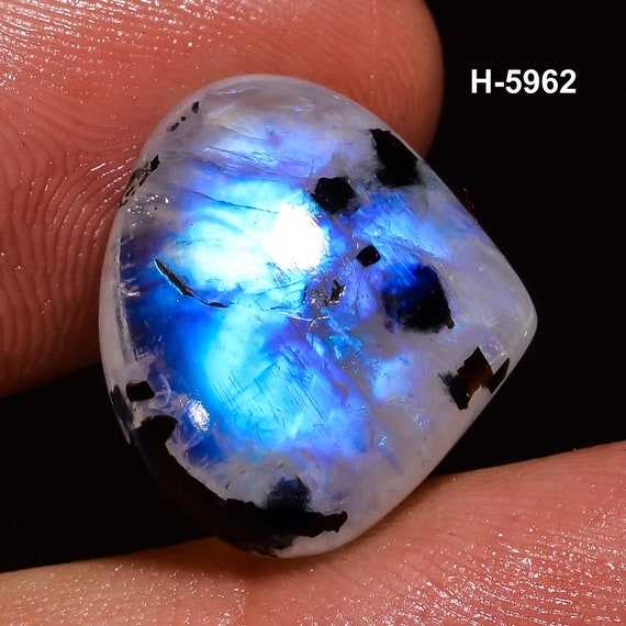 厳選されたレインボームーンストーンとトルマリン入り最高級品質100