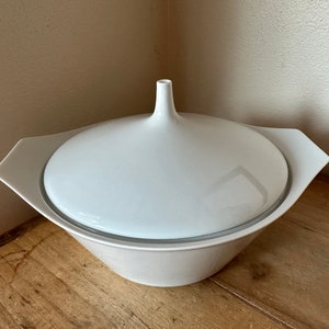 Vintage MCM Mid Century Rosenthal Thomas Germany 2 Qt White Lidded Casserole Serving Dish