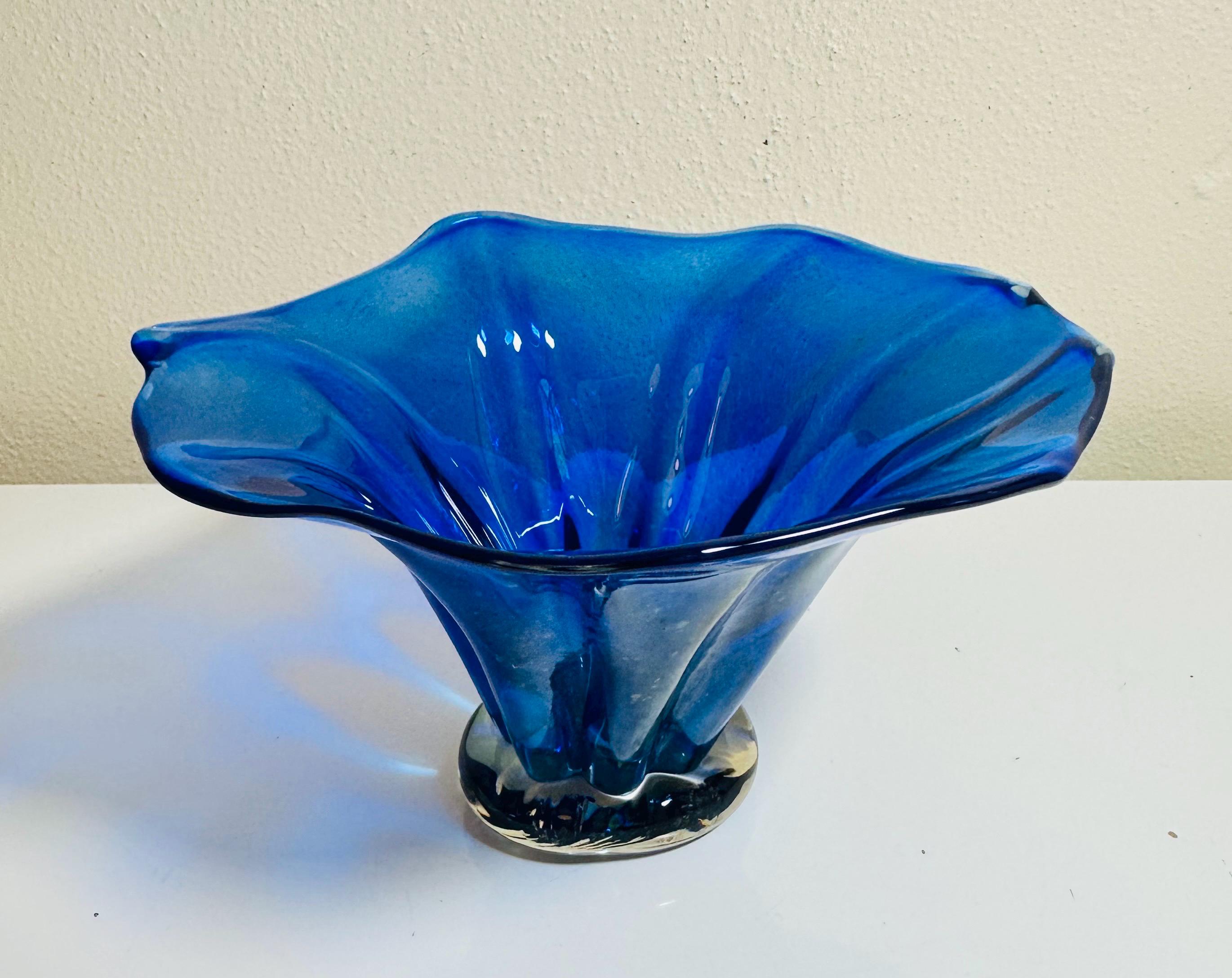 Cobalt Blue Ruffled Glass Vase - Etsy display picture 1