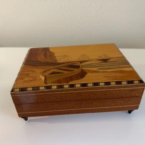 Vintage Jewelry or Trinket Wood Music Box in Italian Sorrento Marquetry Style | Lacquered Wood