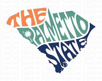 Op de afbeelding: Een grafisch ontwerp van de staat South Carolina, met de woorden "The Palmetto State" geschreven in een gestileerd lettertype, dat de vorm van de staat vormt. De tekst is in tinten oranje, groen en blauw.