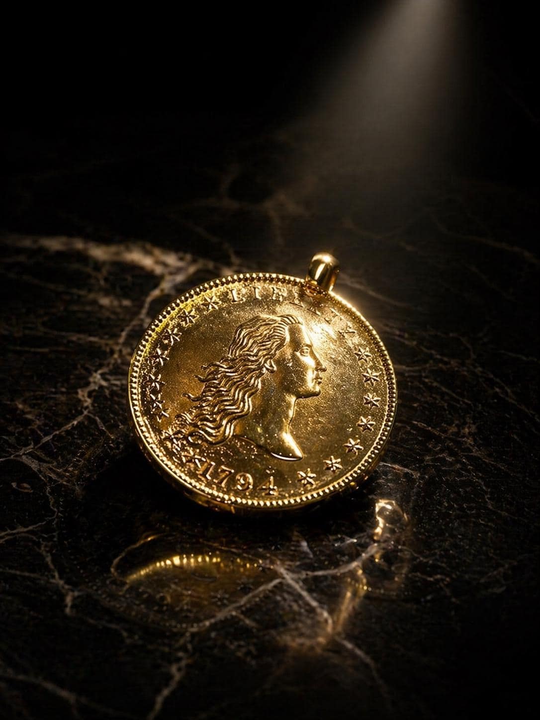 金メッキのペンダント、1794年アメリカ貨幣「フローイングヘア・ダラー 