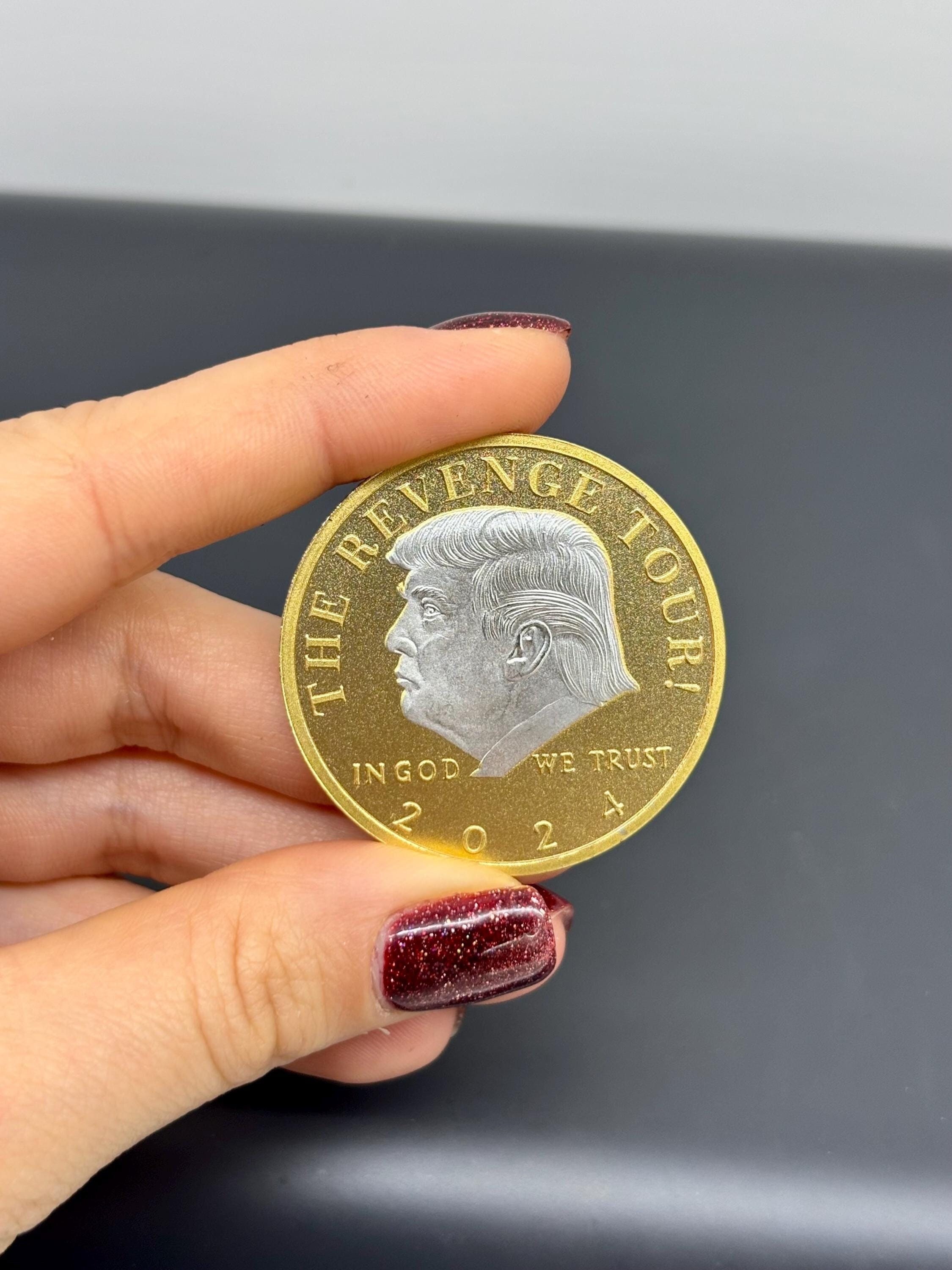 限定版金メッキドナルド・J・トランプ記念コイン 2024年選挙 – コレクター必携品 - Etsy 日本
