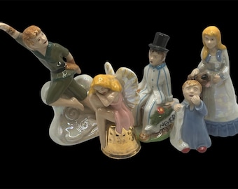 ディズニーのピーターパン、ティンカーベル、フック船長の