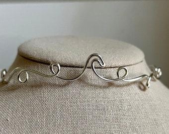 Swirly wave choker (adjustable)