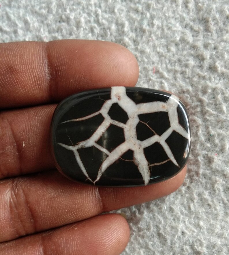 Natural septarian38x27mm.50.45cts...#83