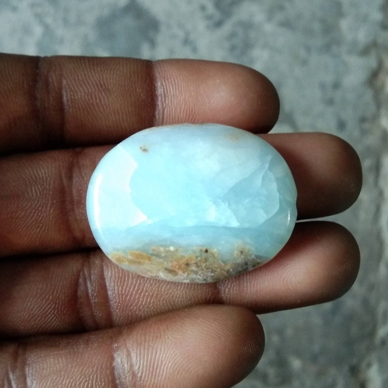 Natural Peruvian opal 37x28mm.40.30cts...1305