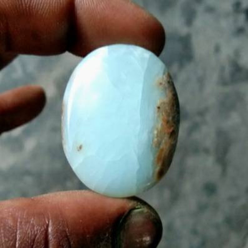 Natural Peruvian opal 37x28mm.40.30cts...1305