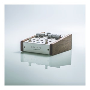 CXM 1978 Reverb cheeks in walnut | Ideal upgrade for character and natural beauty to your Chase Bliss x Meris effects pedal