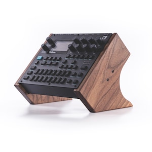 Walnut Elektron Stand (v2): 45-Degree Angle - Digitakt, Syntakt, Digitone, Analog Heat