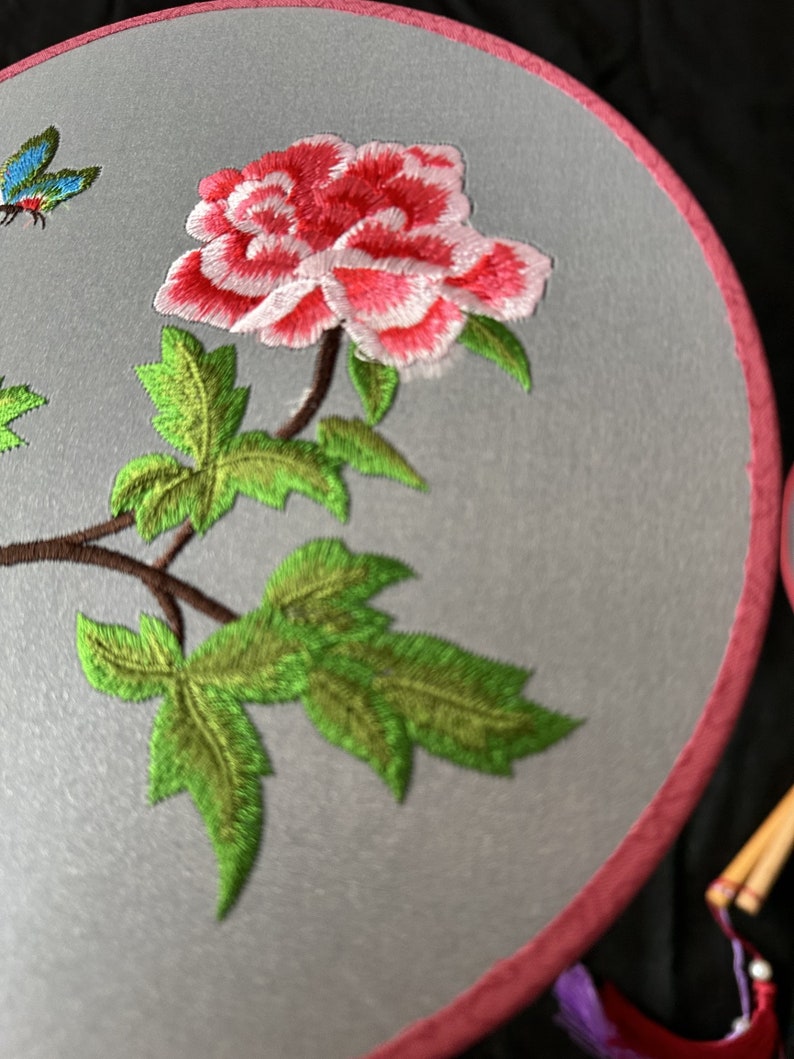 Handcrafted Chinese Traditional Embroidered Fan / Translucent Silk Fan ...