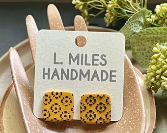 Handgemachte Ohrstecker aus Polymer Clay: Gelbe Blumenplatte