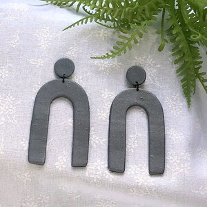 Arch lightweight hypoallergenic Clay earrings image 3