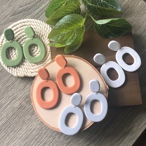 Earth tone clay earrings, oval earrings, lightweight earrings, Fall color earrings, stud back earrings, minimalist earrings, gift earrings