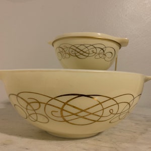 Pyrex Golden Scroll chip and Dip