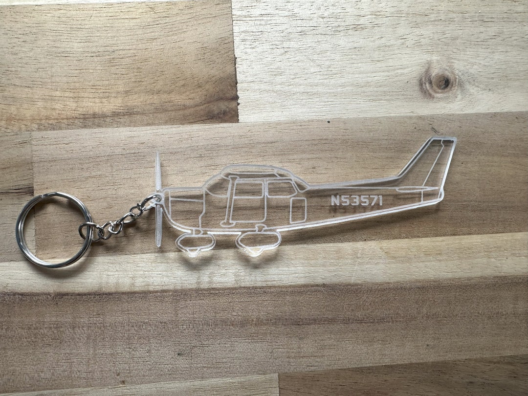 Cessna 172 Custom Airplane Keychain, Pilot, Airplane, General