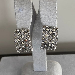 Aros anchos de medio aro vintage de plata de ley y marcasita marcados 925