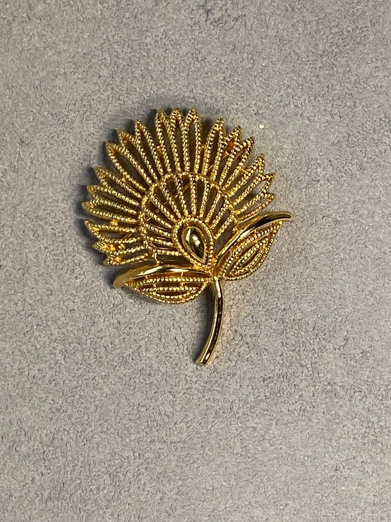 Signed Trifari Gold Tone Flower Brooch - image 3