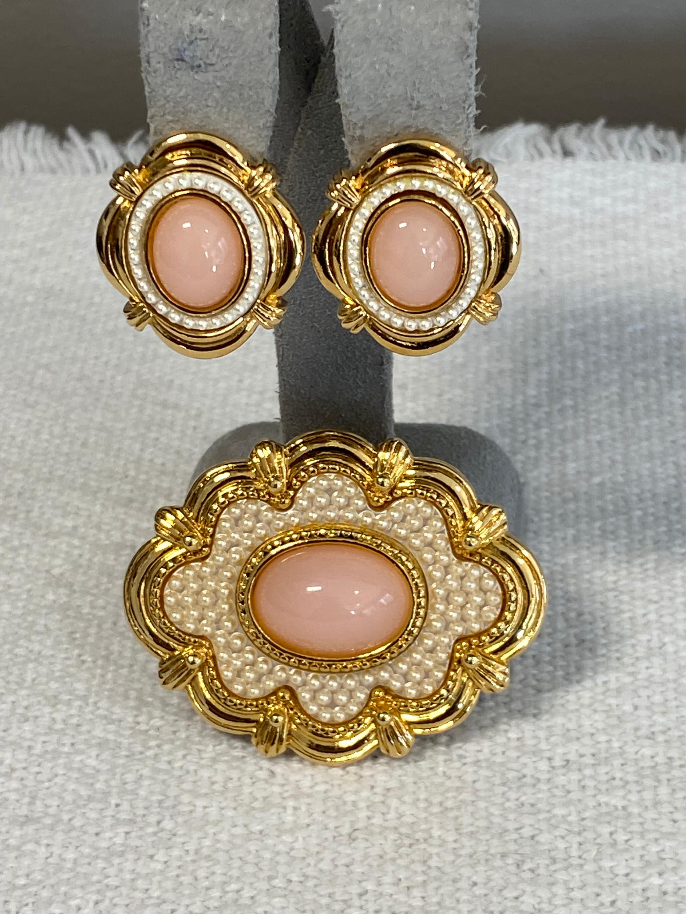 AVON アクセサリー セット ネックレス イヤリング 腕時計　指輪　ブローチ Vintage Avon 