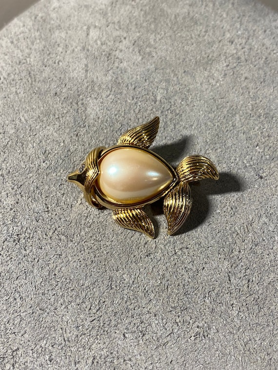 Vintage Signed Monet Gold Tone and Faux Pearl Fish