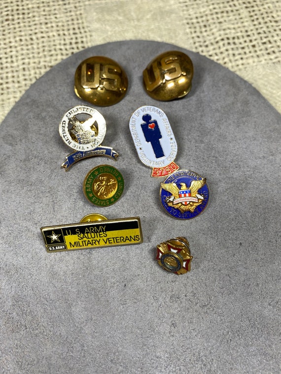 8 Assorted Vintage Military Lapel Pins