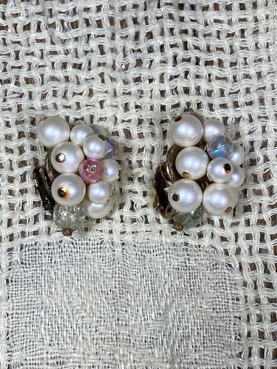 Vintage Richelieu 3 Strand Faux Pearl and Bead Ch… - image 6