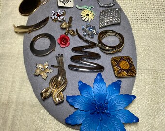 Vintage Jewelry 21 Brooches - Etsy Canada