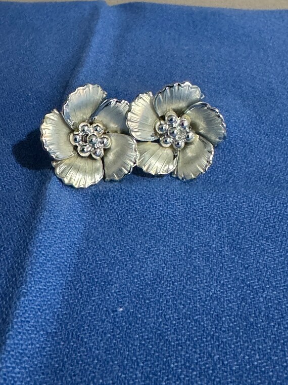 Vintage CORO Silver Tone Flower Screw Back Earrin… - image 5