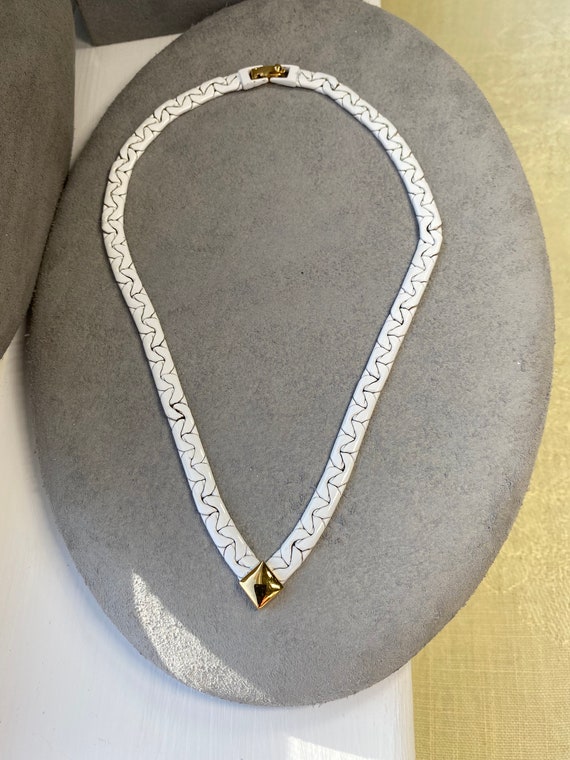Signed Vintage Monet White Link Choker Necklace - image 3